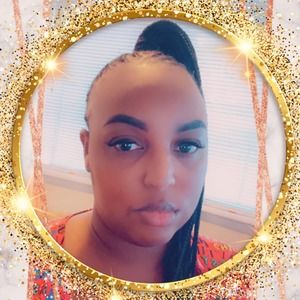 Meet your Posher, Latisha